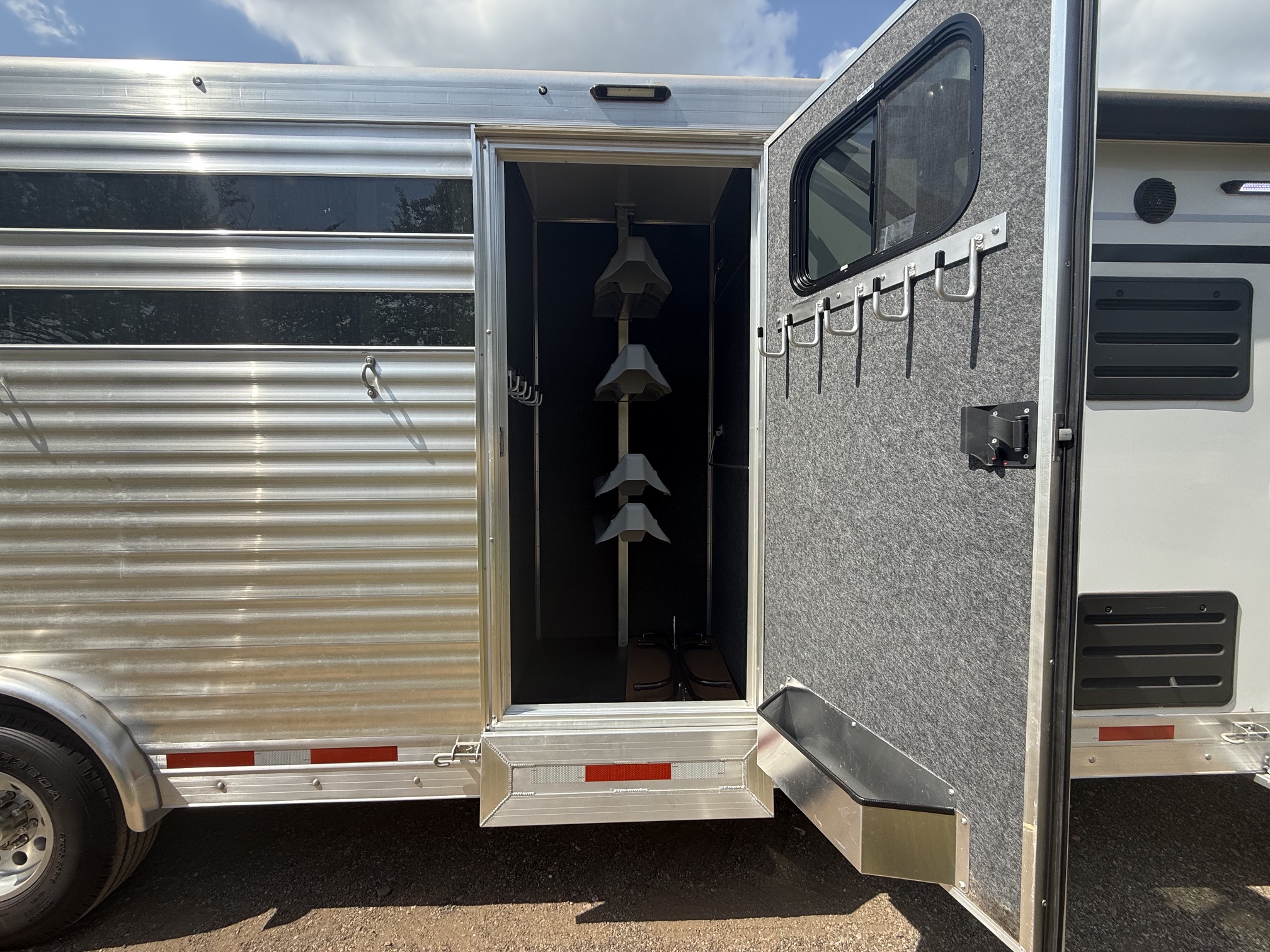 Trailer Photo 15
