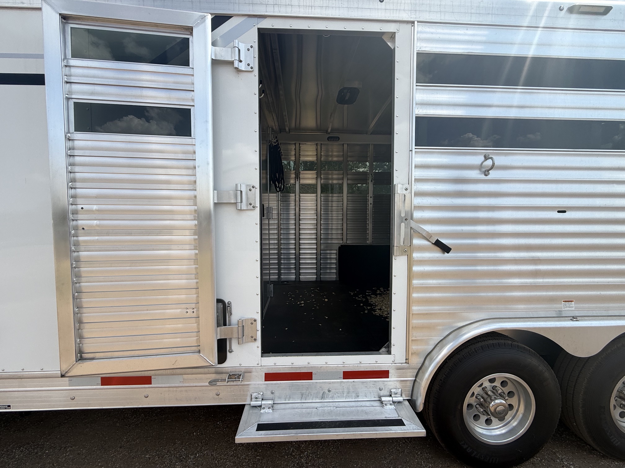 Trailer Photo 17