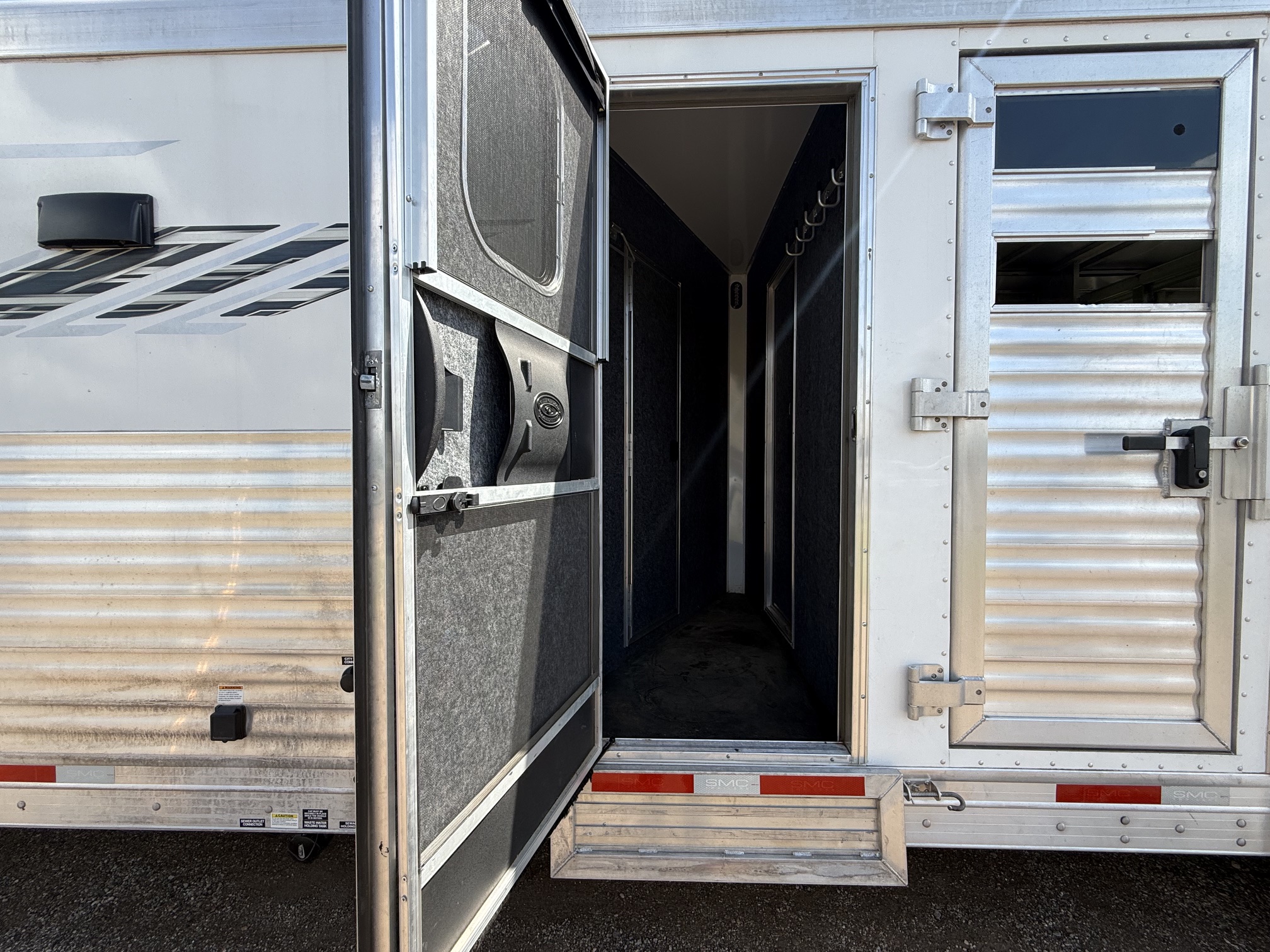 Trailer Photo 6