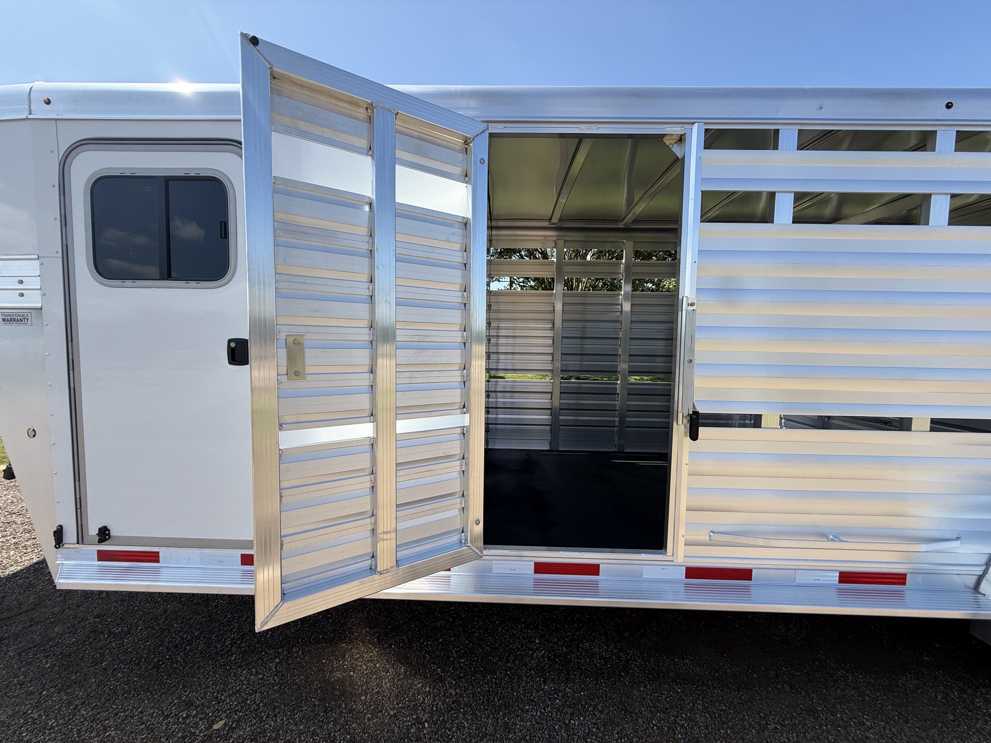 Trailer Photo 8
