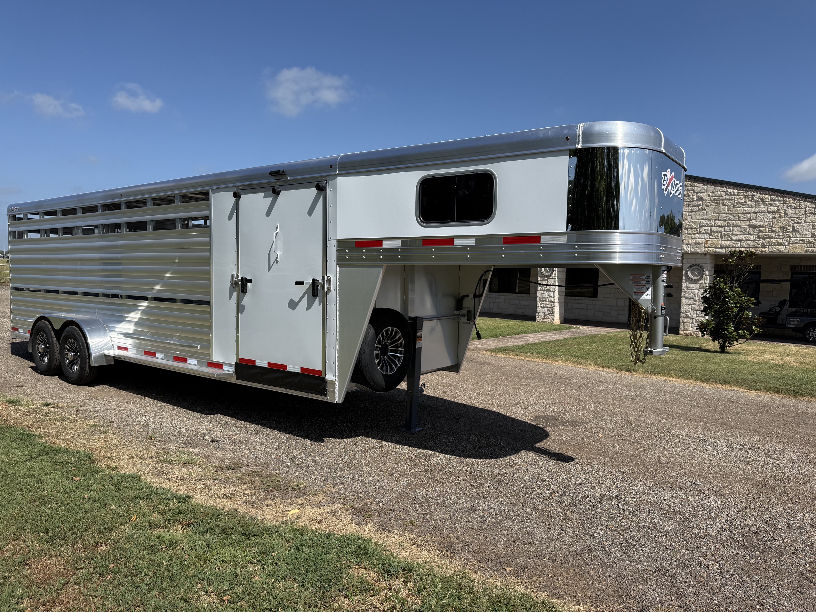 Trailer Photo 2