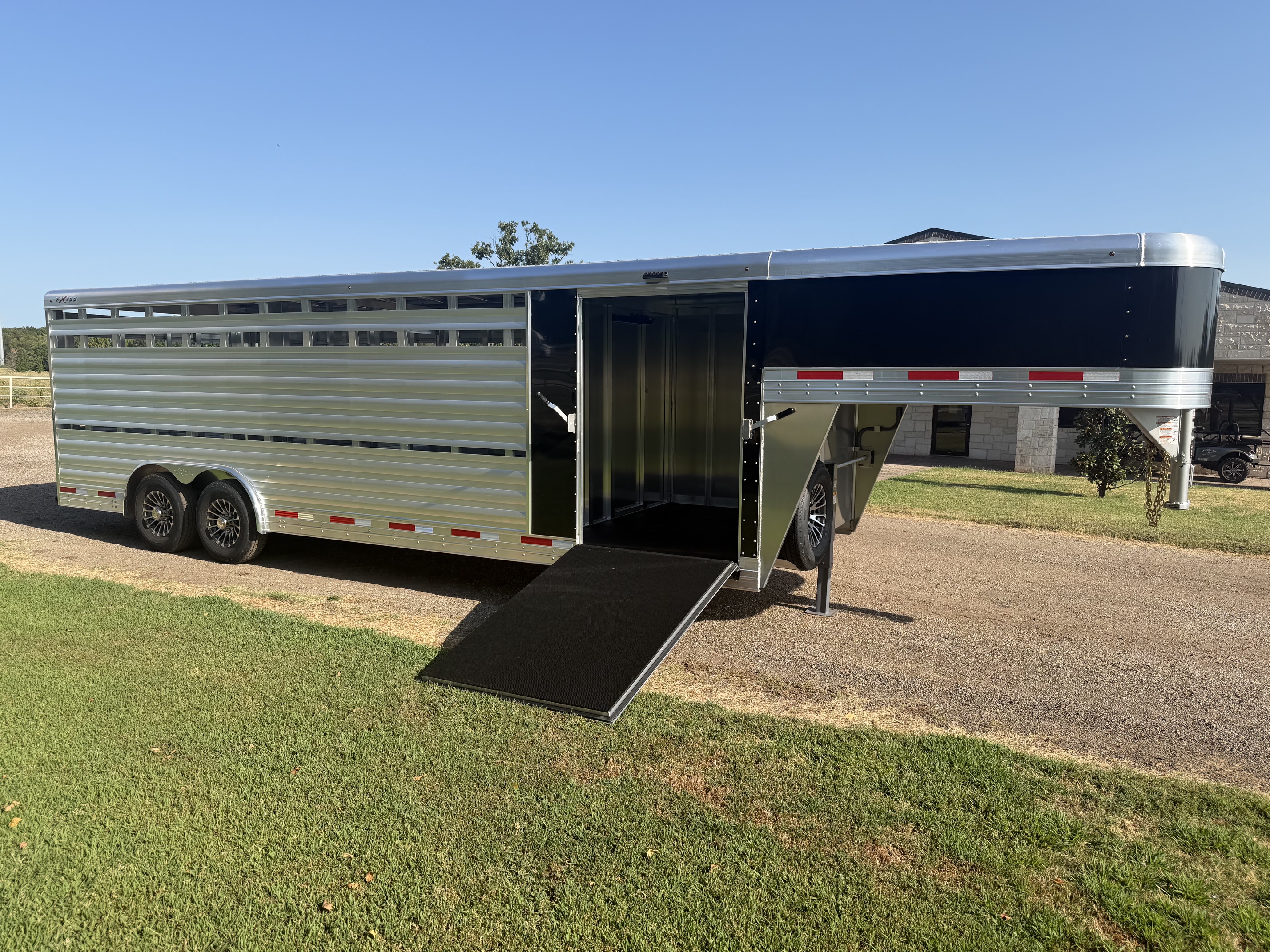 Trailer Photo 5