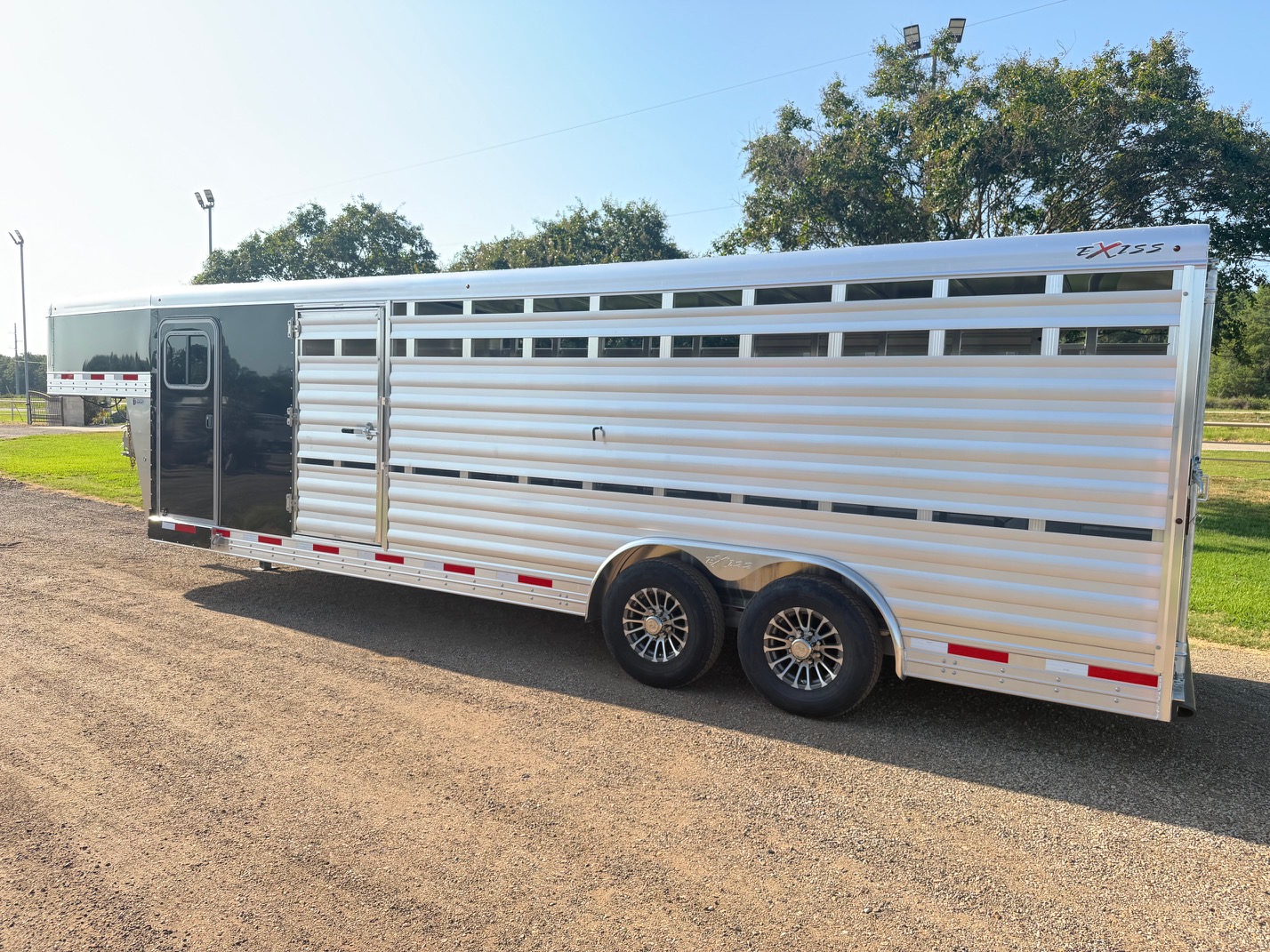 Trailer Photo 11