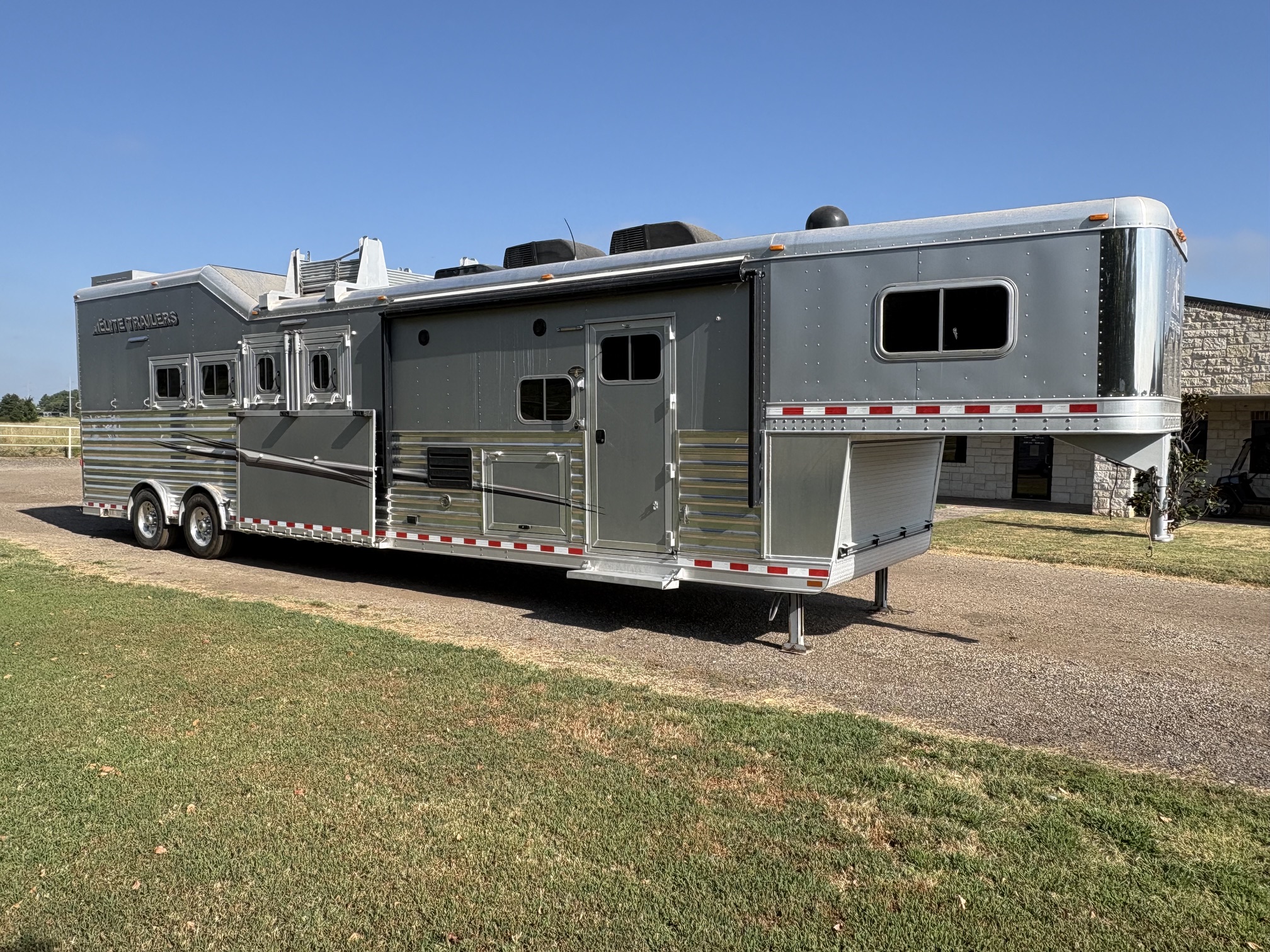 Trailer Photo 2