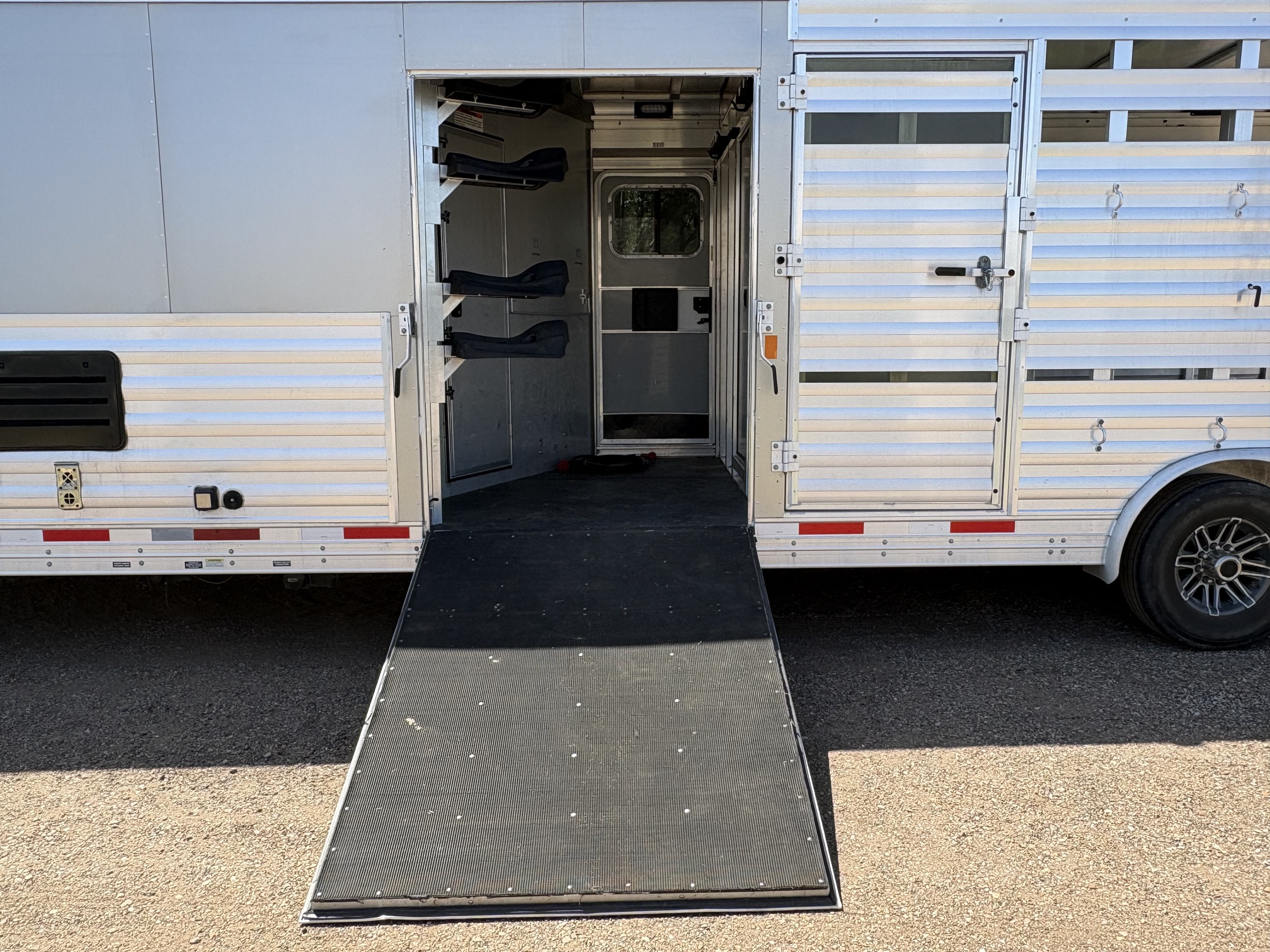 Trailer Photo 6
