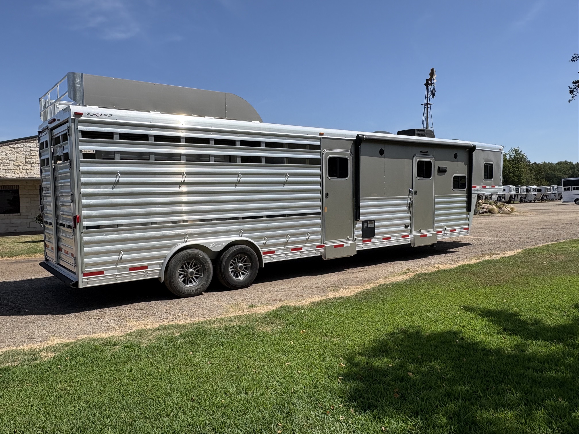 Trailer Photo 3