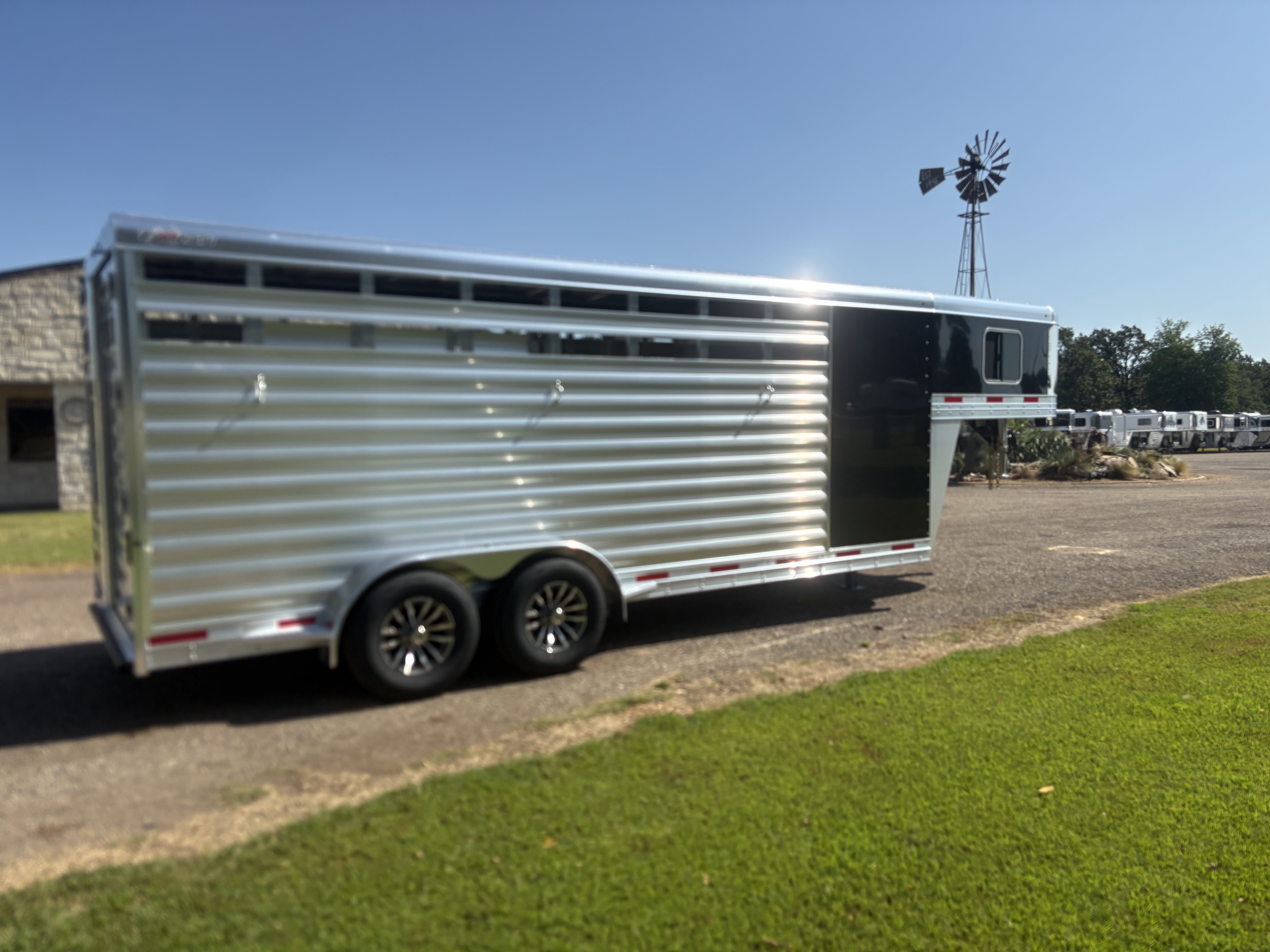 Trailer Photo 3