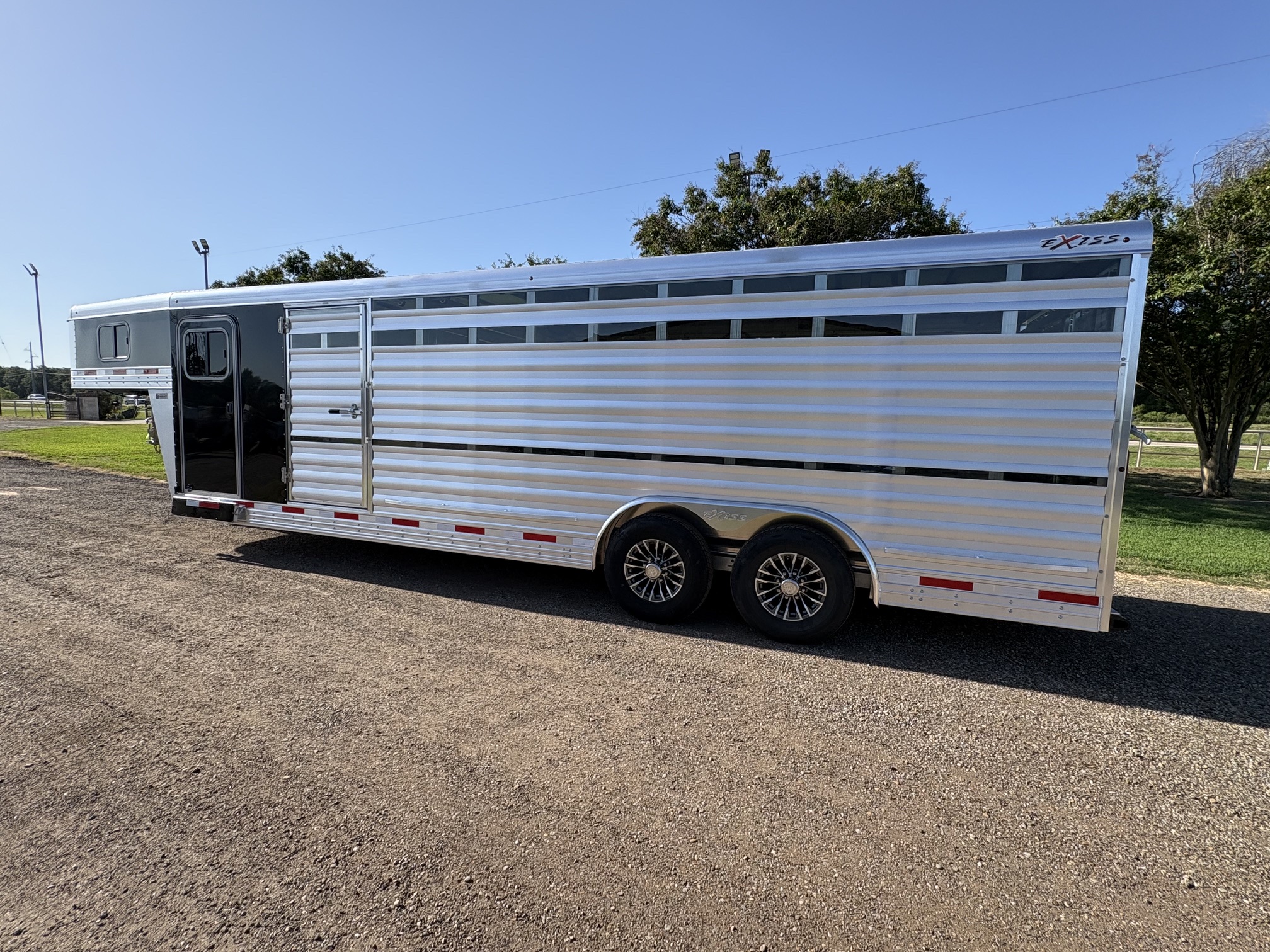 Trailer Photo 11