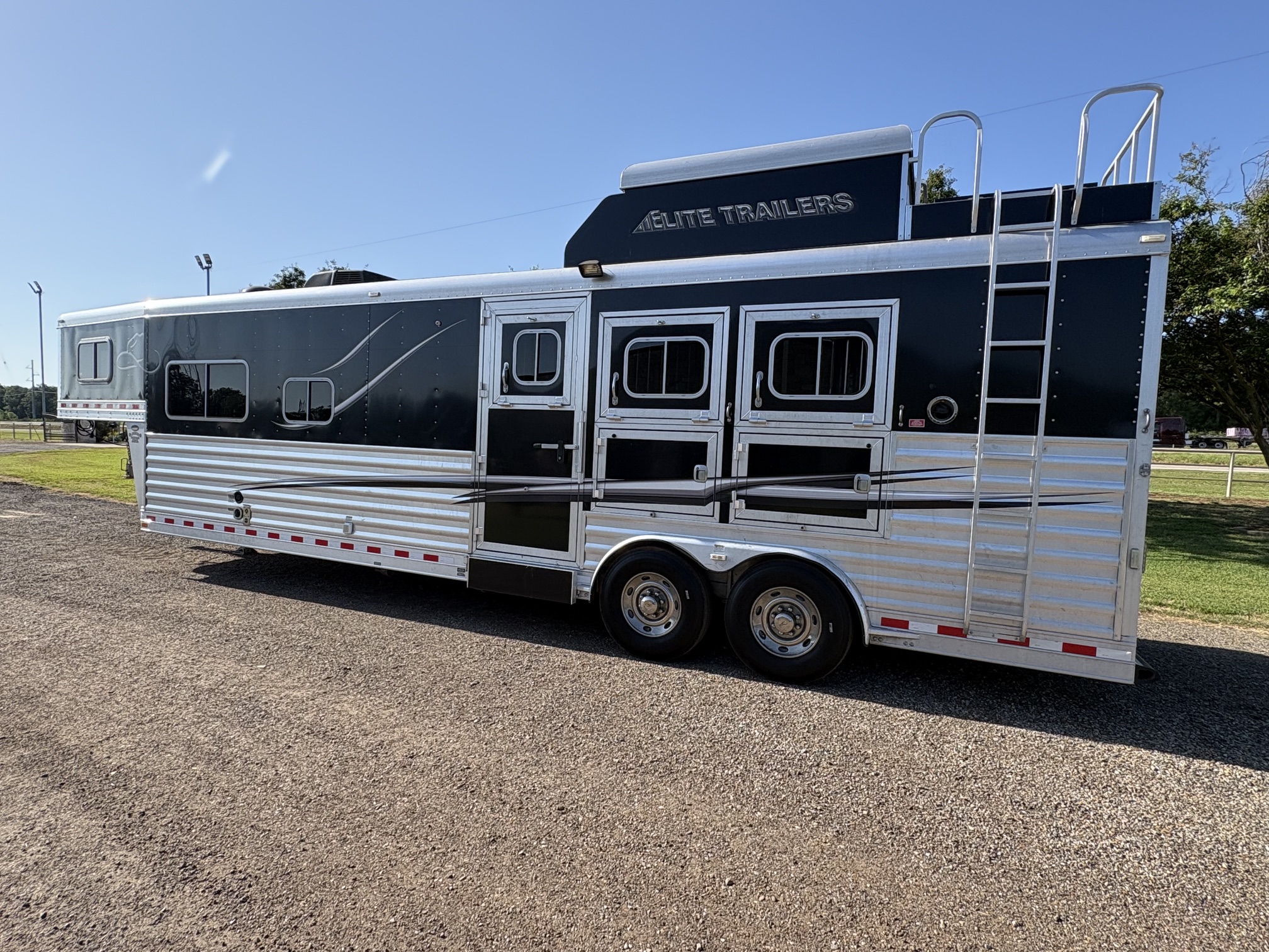 Trailer Photo 7