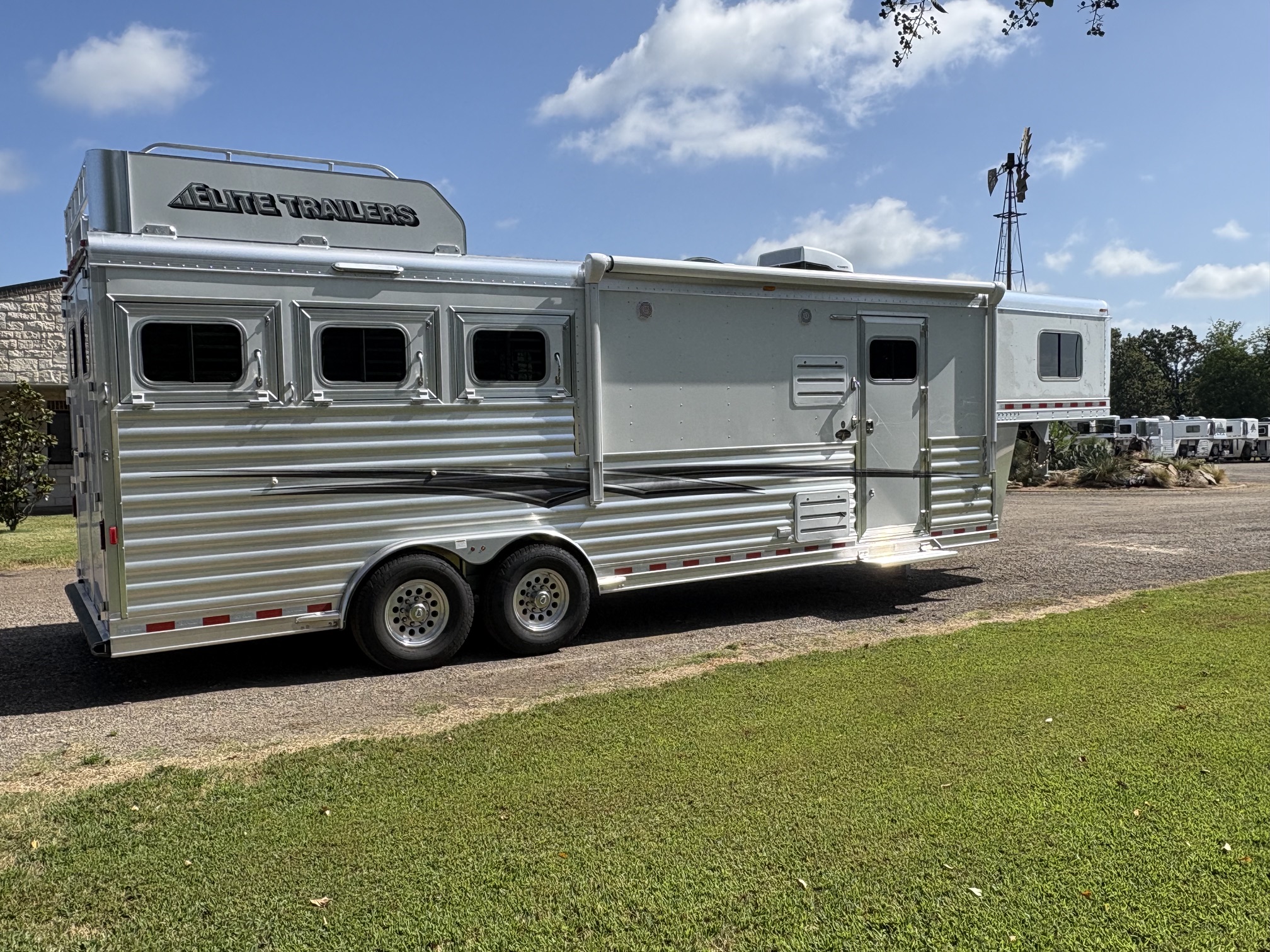 Trailer Photo 3
