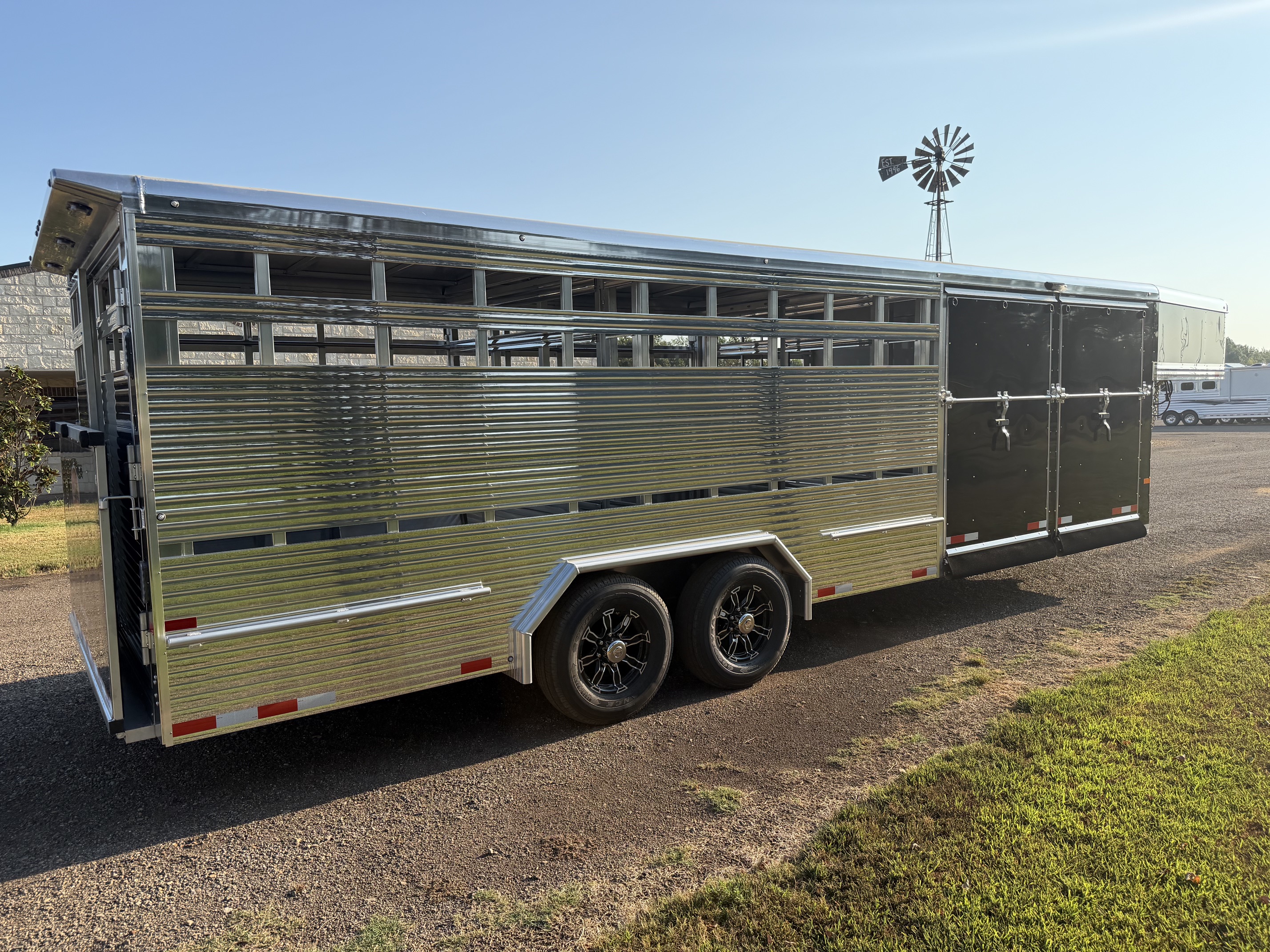 Trailer Photo 10