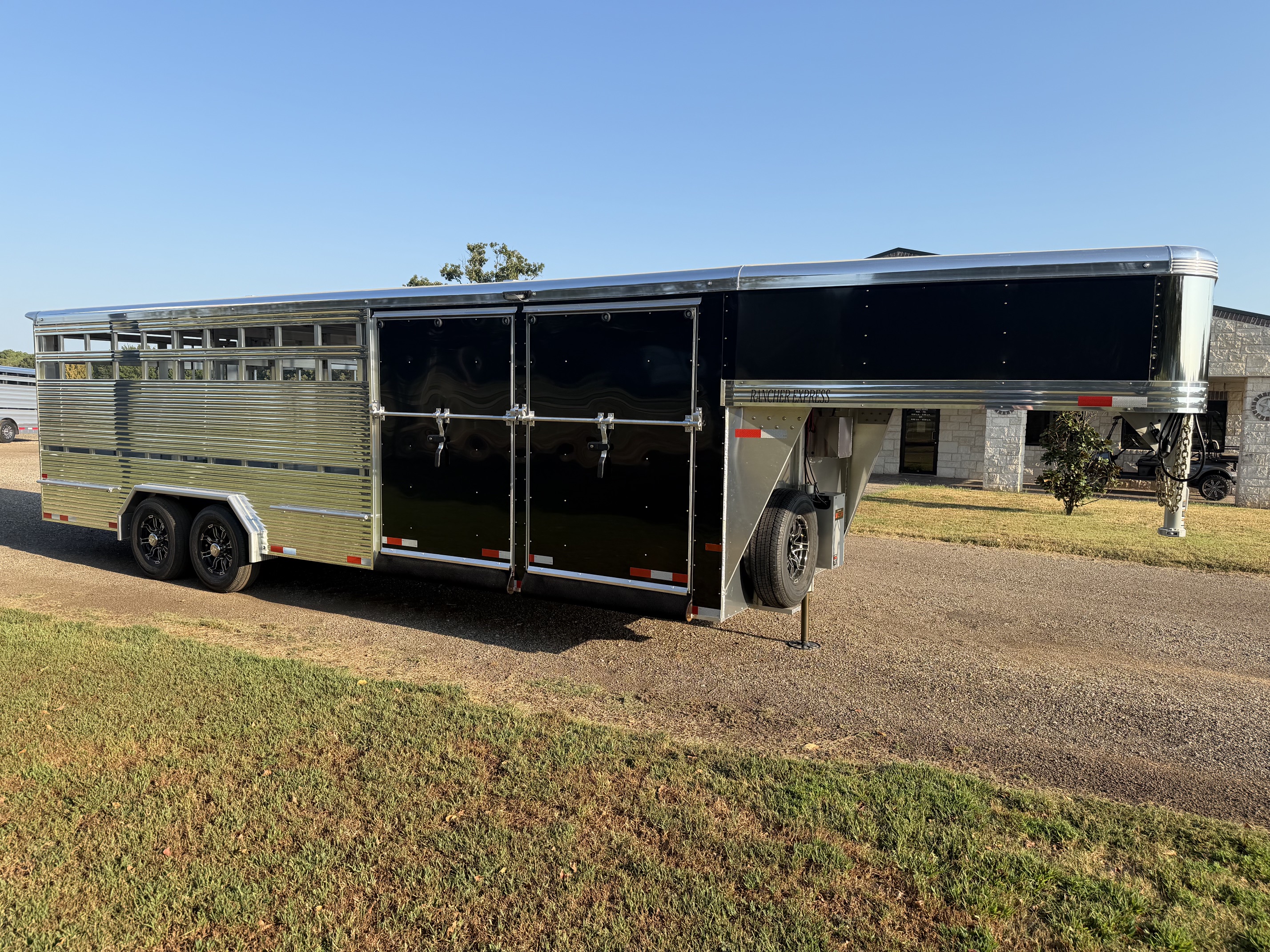 Trailer Photo 3