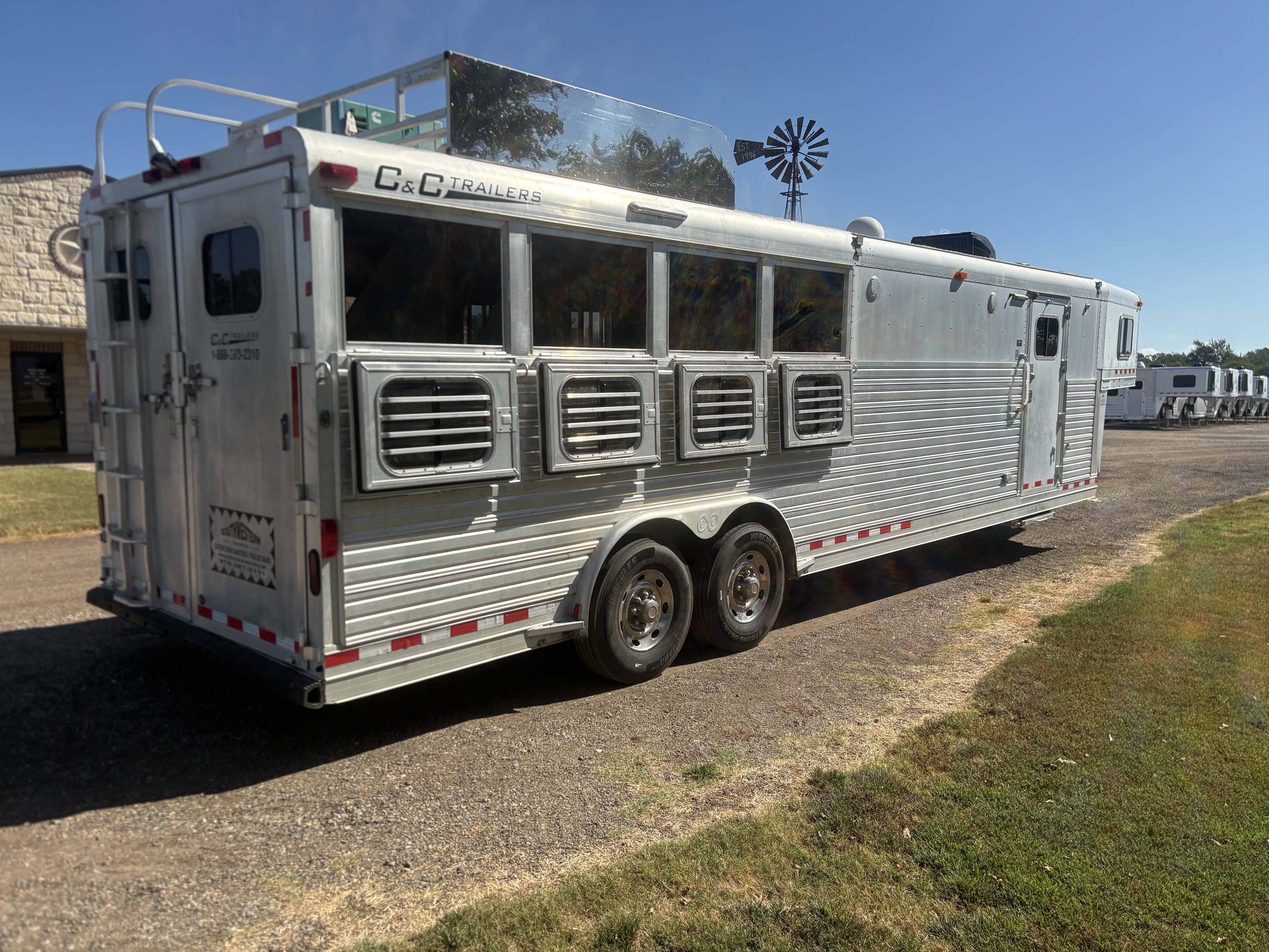 Trailer Photo 3
