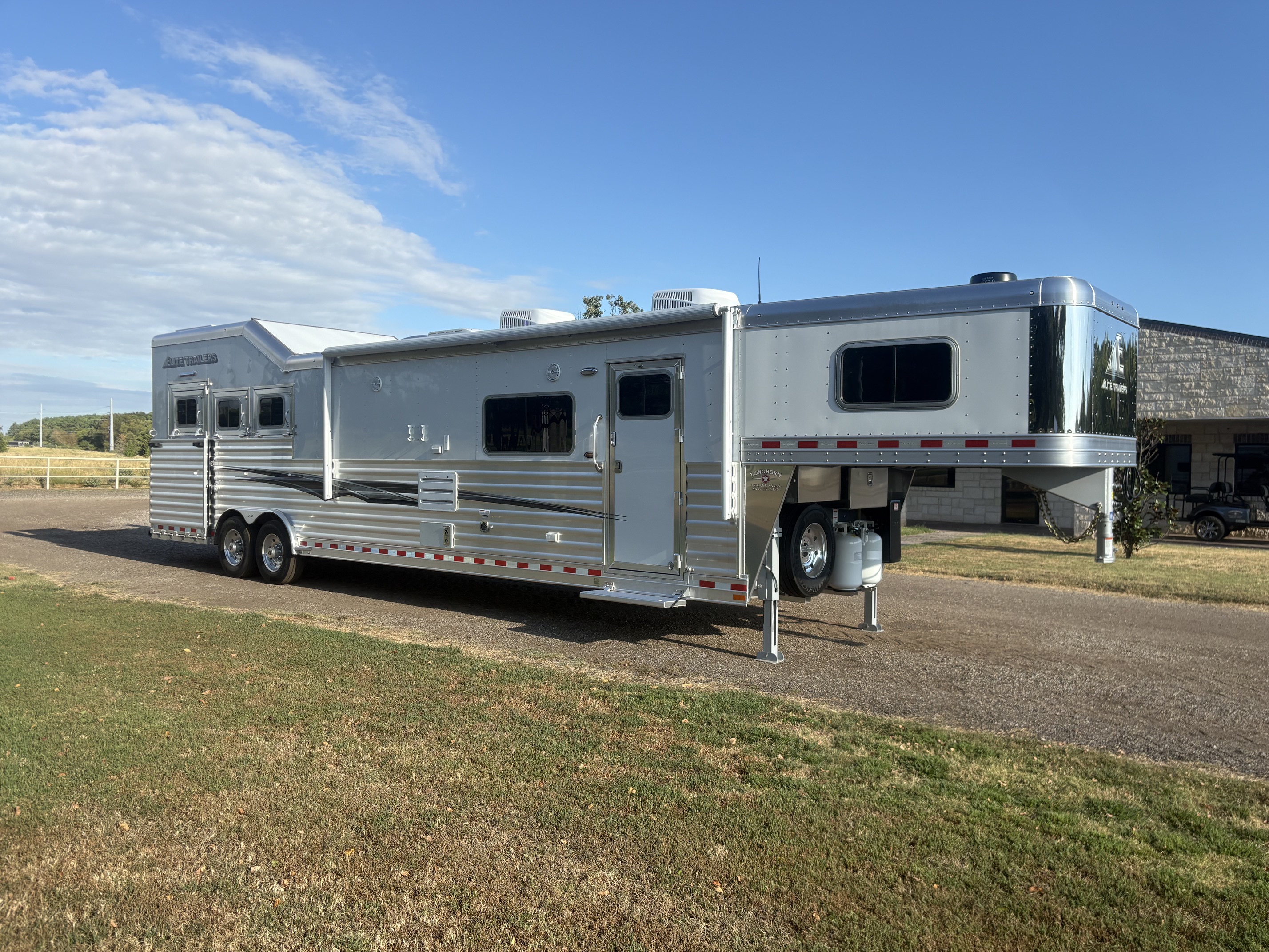 Trailer Photo 2