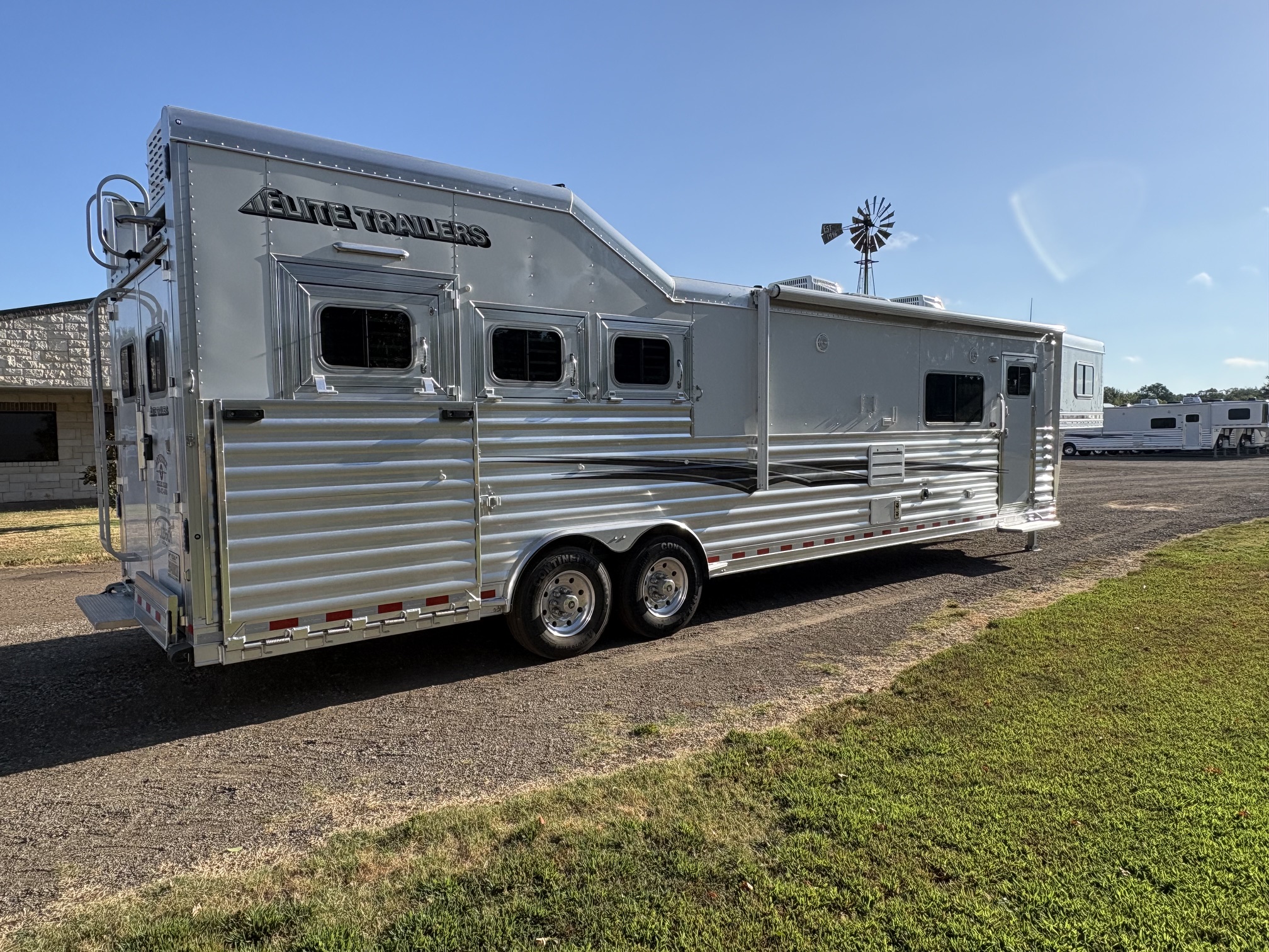 Trailer Photo 3