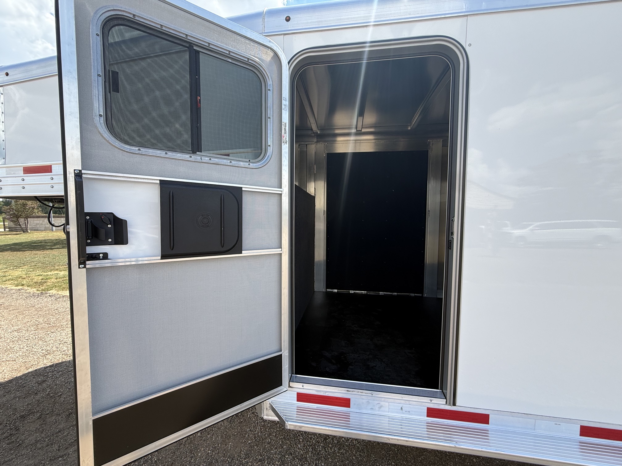 Trailer Photo 9
