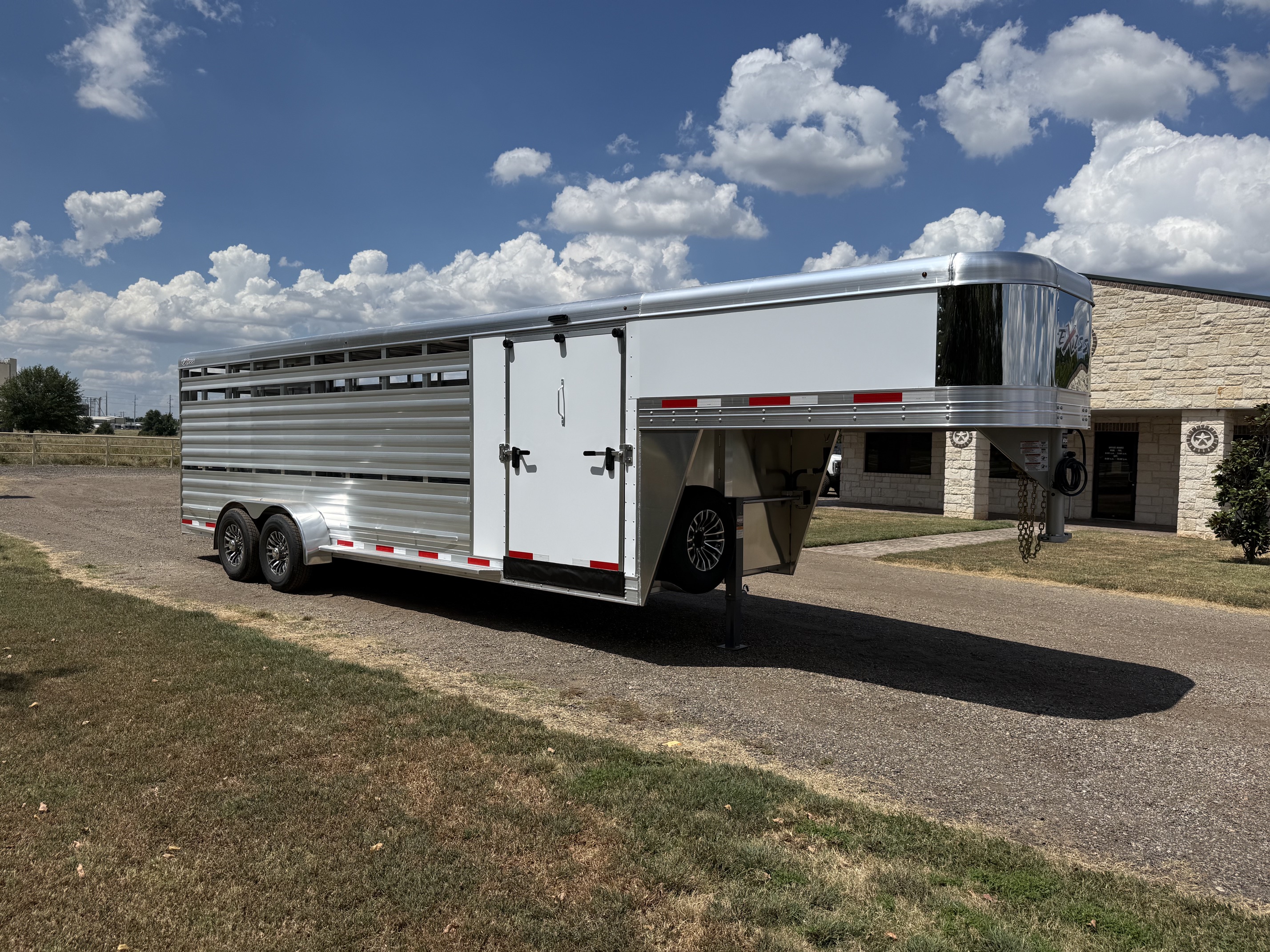 Trailer Photo 2